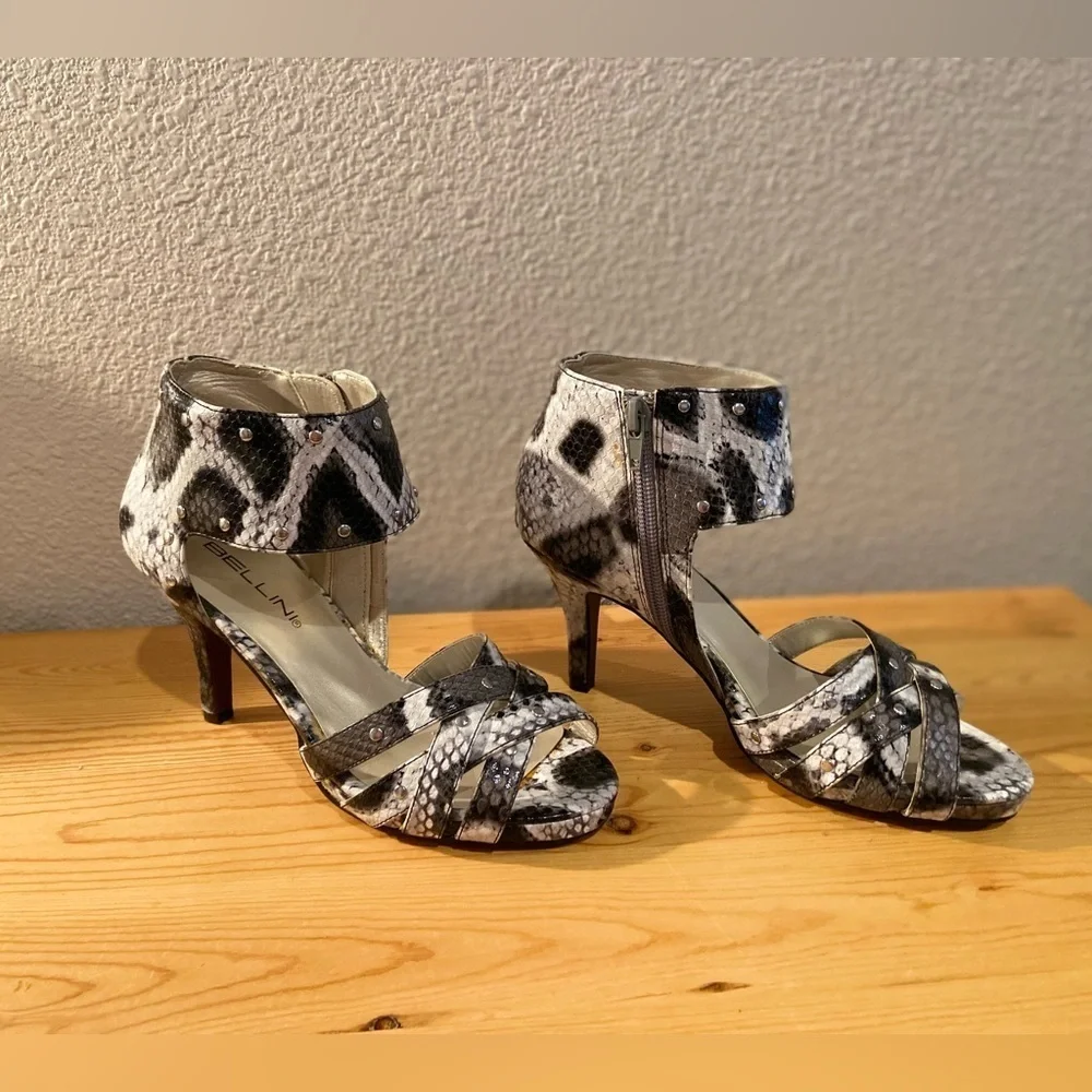Bellini~Neutral~Wild~Faux Leather~Snakeskin~Heel~Sandal~Side Zip Closure~Size 7